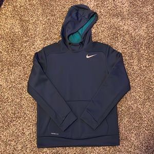 Nike therma-fit mens training pullover hoodie. Size Medium.